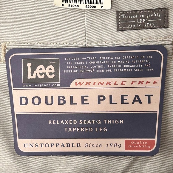 Lee Pants Mens 44x30 Khaki Tan Double Pleat Relaxed Fit Tapered Leg Wrinkle Free - Picture 4 of 13